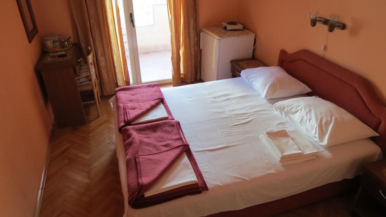 Hotel Oaza Petrovac Exterior foto